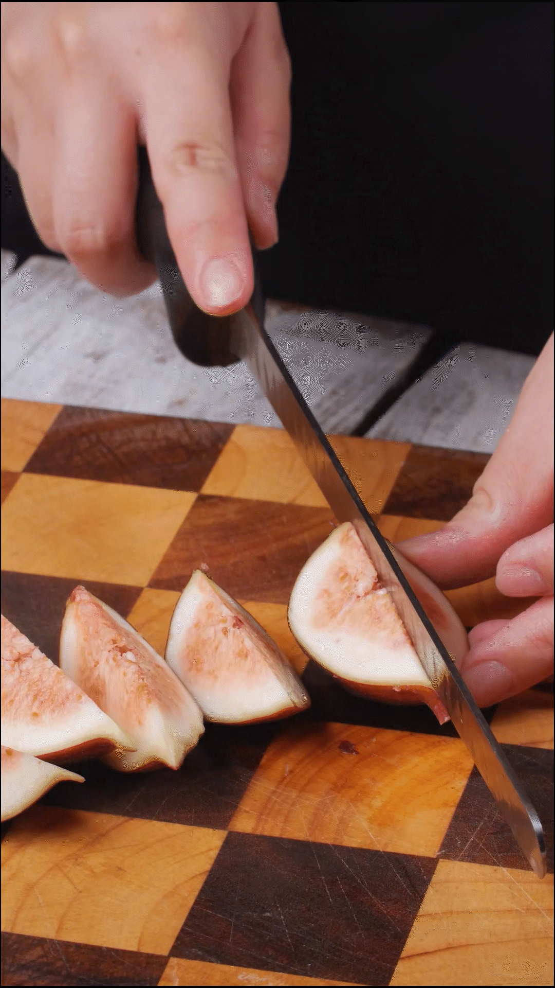 无花果洗净改刀
